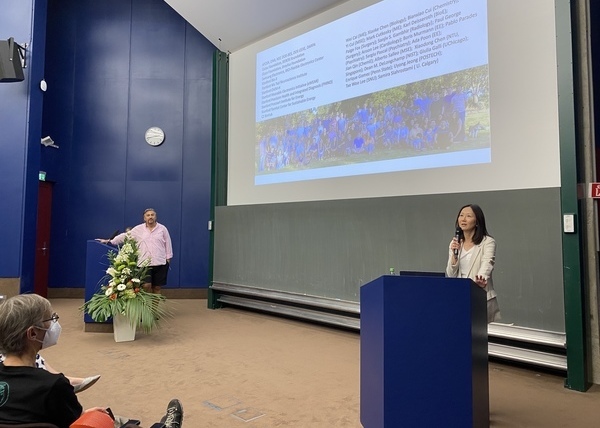 Zhenan Bao holds Max Planck Lecture 2022